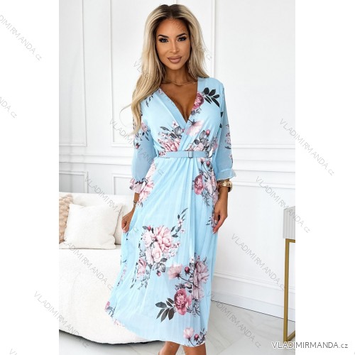 448-3 YUNA Pleated midi dress with a neckline and a belt - roses on a blue background